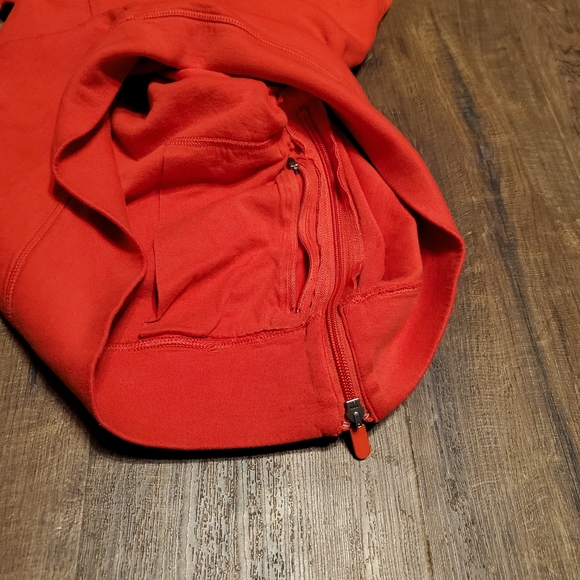 APPLE Mac S Red Sweater Phone Pocket - Picture 4 of 4